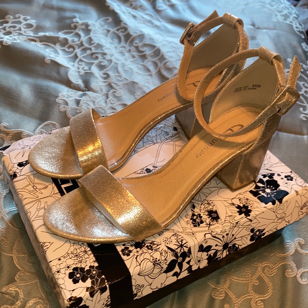CL by Laundry Gold Metallic Jody Sandal